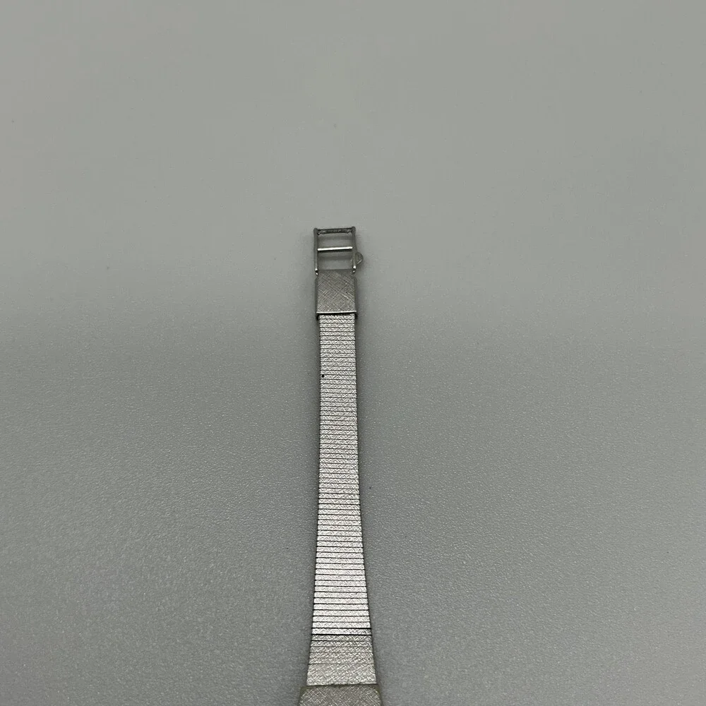 Vintage Seiko Womens Watch 18mm Silver Tone 2P21-0A79 New Battery 6.75